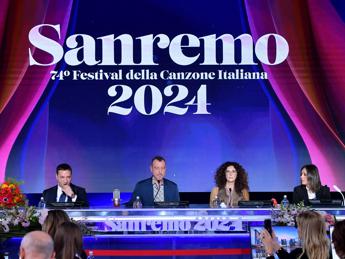 Sanremo, Amadeus: “John Travolta e il ‘Ballo del Qua Qua’? Nessun tranello, sapeva tutto”