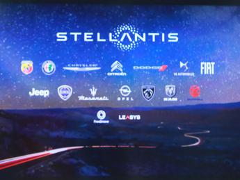 Stellantis, risultati record nel 2023. A dipendenti Italia premio medio di 2.112 euro