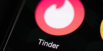 Tinder, boom di match a San Valentino: i like sono 30 milioni in più al giorno