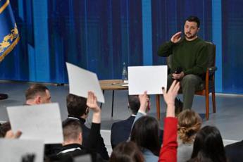 Ucraina, Zelensky: “Meloni con noi ma in Italia molti con Putin”