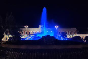 Vittime civili di Guerra, da Cà Farsetti a Venezia al Teatro Massimo di Palermo l’Italia si tinge di blu