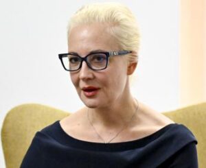 Yulia Navalnaya, X sospende e poi riattiva il suo account: “Ci siamo sbagliati”