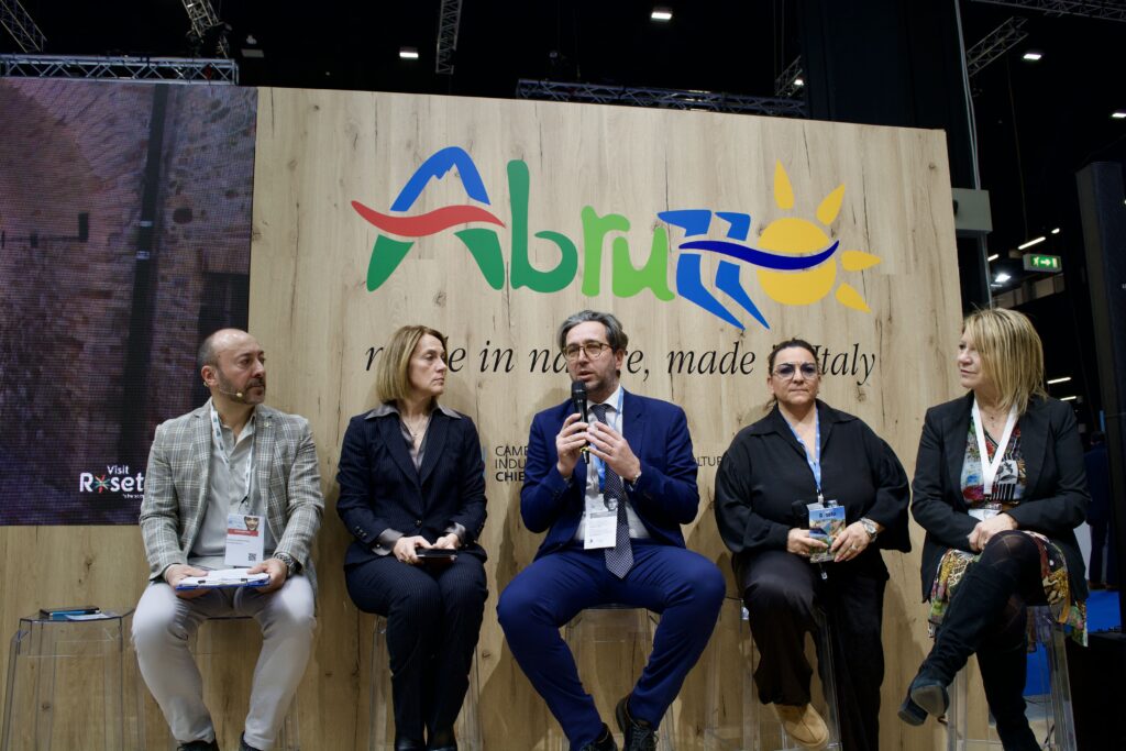 Roseto in vetrina alla Bit di Milano. Successo per la conferenza di promozione