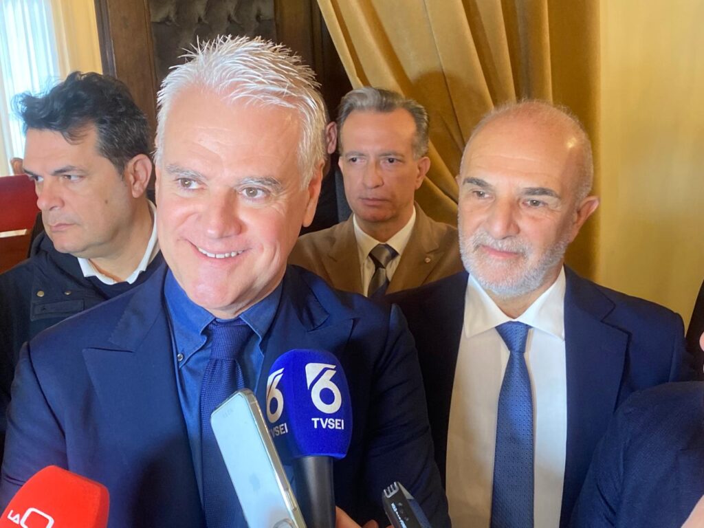 Pescara, il ministro Paolo Zangrillo in visita a Palazzo di città