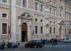 Allarme bomba al ministero della Cultura, evacuato edificio
