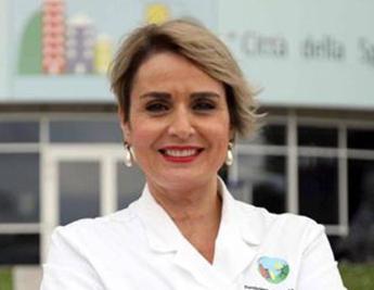 Antonella Viola compra casa e l’affitta a famiglia che vive in auto: ecco come è andata