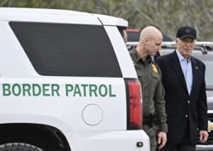 Biden-Trump, duello al confine con il Messico: la sfida del dem al tycoon