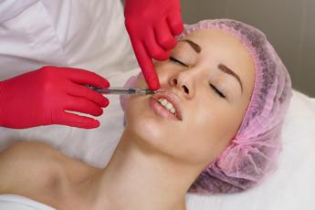 Botox, boom di punturine spiana-rughe in Italia