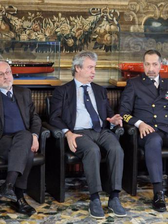 Confitarma: “Su navi ci sono lavoratori ma devono affrontare guerra”
