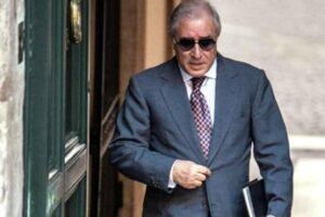 Dell’Utri non dichiarò bonifici di Berlusconi, scatta sequestro di 19 milioni