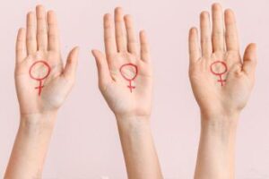 Donne al vertice nella PA, ancora elevato il divario di genere