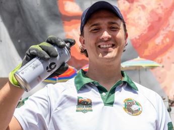 Foto con Putin, la replica di Jorit: “Non l’ho elogiato”