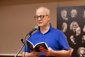 La poesia cristallizza emozioni -Lo scrittore Mauro Cerreto si racconta