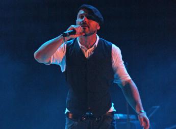 Morta la moglie di Raiz, gli Almamegretta: “Sconvolti, ci mancherai”