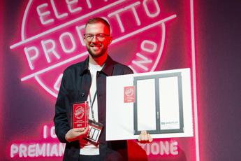 Oknoplast di nuovo sul palco del Premio Prodotto dell’Anno 2024.Premiato ieri sera il nuovissimo Titano EVO OC, serramento in alluminio di ultima generazione