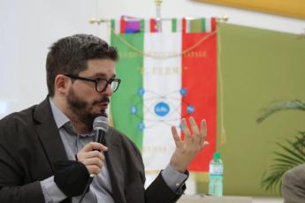 Putin, lo scenario di Savino: “Per ora non cambierà i vertici altrimenti darebbe forza agli elettori”