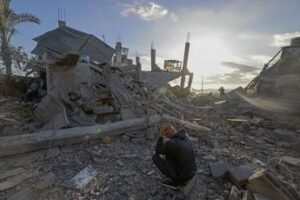 Raid Israele su Gaza, media: “10 morti”. Idf: sparati 55 razzi dal Libano