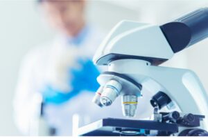 Sanità, microbiologi: “Più efficiente se c’è stretta collaborazione con clinici”
