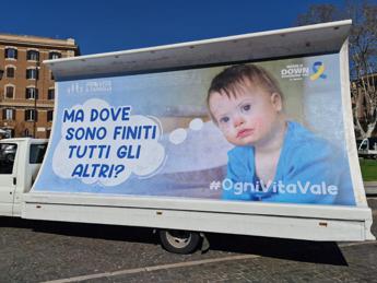 Sindrome Down. Pro Vita Famiglia: Camion-vela contro aborti selettivi. Stop genocidio persone con Sindrome di Down