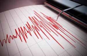Terremoto oggi Campi Flegrei, la terra trema ancora: sciame sismico nell’area