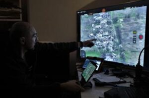 Ucraina, Kiev abbatte 17 droni russi: 5 feriti per attacco a Nikopol