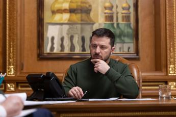 Ucraina, sventato piano per omicidio Zelensky: “Mosca voleva rapirlo e ucciderlo”
