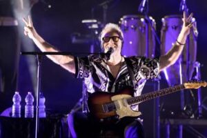 Umberto Tozzi, addio alle scene con tour mondiale: da Baglioni ai Pooh l’ultimo giro d’onore è trendy