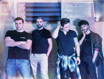 “V” è la storia dei Five Sides e anche il loro primo EP