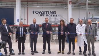 Campari, Lollobrigida inaugura nuova linea Aperol