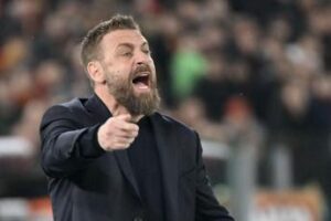 De Rossi allenatore sorprende: i ‘voti’ di Del Piero, Gullit e Cafu