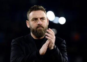 De Rossi confermato allenatore della Roma: “Continua racconto della sua storia straordinaria”