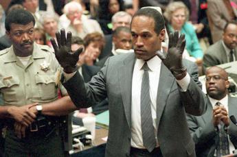 E’ morto OJ Simpson, aveva 76 anni: da stella del football al processo del secolo