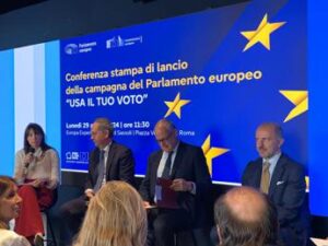Europee, ‘Usa il tuo voto, non lasciare che gli altri decidano per te’: al via campagna Pe
