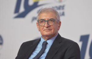 Foti: “Studenti che protestano nelle università? Era meglio mandarli a zappare”