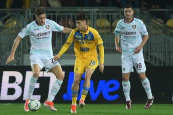 Frosinone-Salernitana 3-0, ciociari vincono dopo 3 mesi e campani in B