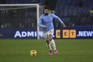 La Ferrari di Elseid Hysaj prende fuoco: “Sto bene, difetto dell’auto”
