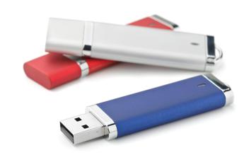 Marketing offline: come e perché personalizzare le chiavette usb con il logo aziendale