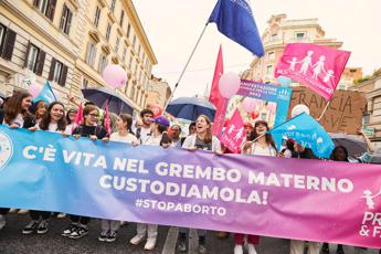 Meloni. Pro Vita Famiglia: Bene linea Governo ma contro crisi demografica dare alternative all’aborto. Su utero in affitto reato universale accelerare iter