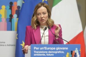 Natalità, Meloni: “Decrescita non è mai felice, se applicata a demografia futuro a rischio”