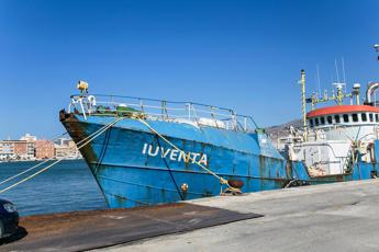 Nave Iuventa, dopo 7 anni tutti prosciolti: non c’era nessun favoreggiamento dell’immigrazione