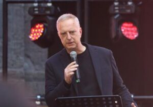 Scurati, l’attacco con gaffe: scuse al Tg1