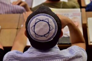 Antisemitismo, il report: boom di casi nel mondo, anche in Italia