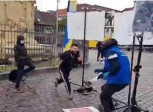 Attacco con coltello in Germania, diversi feriti. L’obiettivo era un attivista anti-Islam