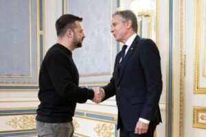 Blinken a sorpresa in Ucraina, vede Zelensky. Putin in Cina giovedì e venerdì
