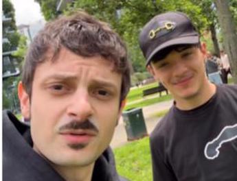 Fabio Rovazzi, rubato il telefono mentre fa diretta Instagram… ma è un ‘falso’