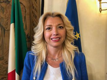 Giornata cancro ovarico, Murelli (Lega): “Aiutare donne con più informazione”