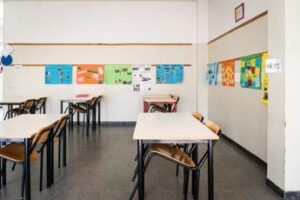 Maestra aggredita a Ostia, forse sarà trasferita in altra regione