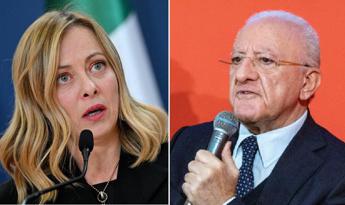 Meloni e lo “str..za” a De Luca: il premier vince sui social