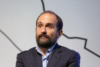 Migranti, deputati dem in Albania: “Cpr? Il nulla, 800 milioni buttati per spot Meloni” – Video