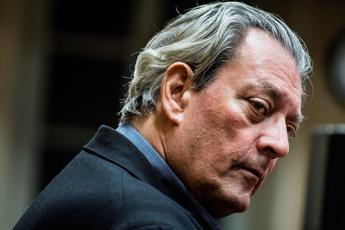 Morto Paul Auster, lo scrittore americano aveva 77 anni